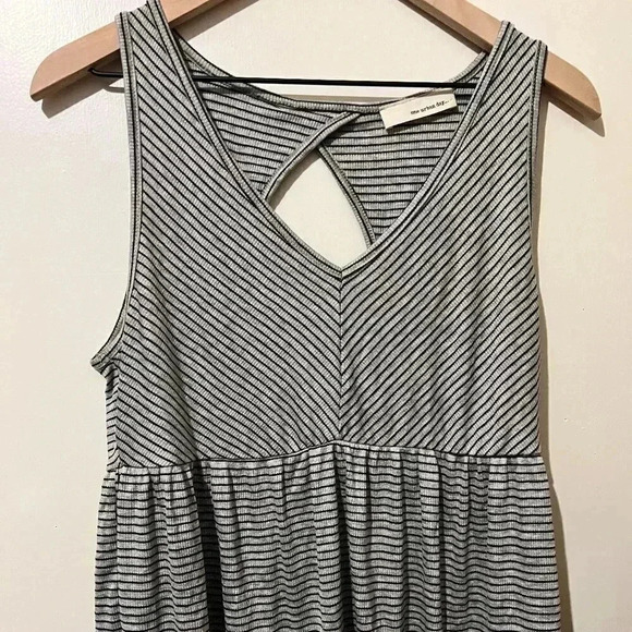 NWOT Buckle Peplum Babydoll - Gray & Black Chevron Stripes - One Urban Day - Picture 10 of 12